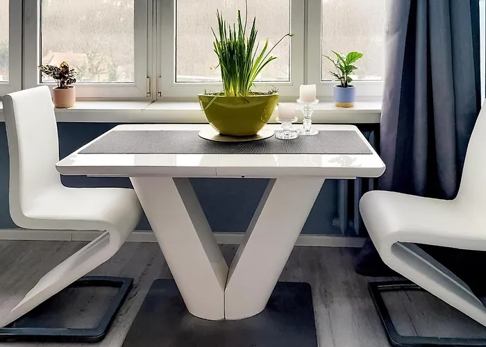 Vakantiehuis Lovely In With Wifi